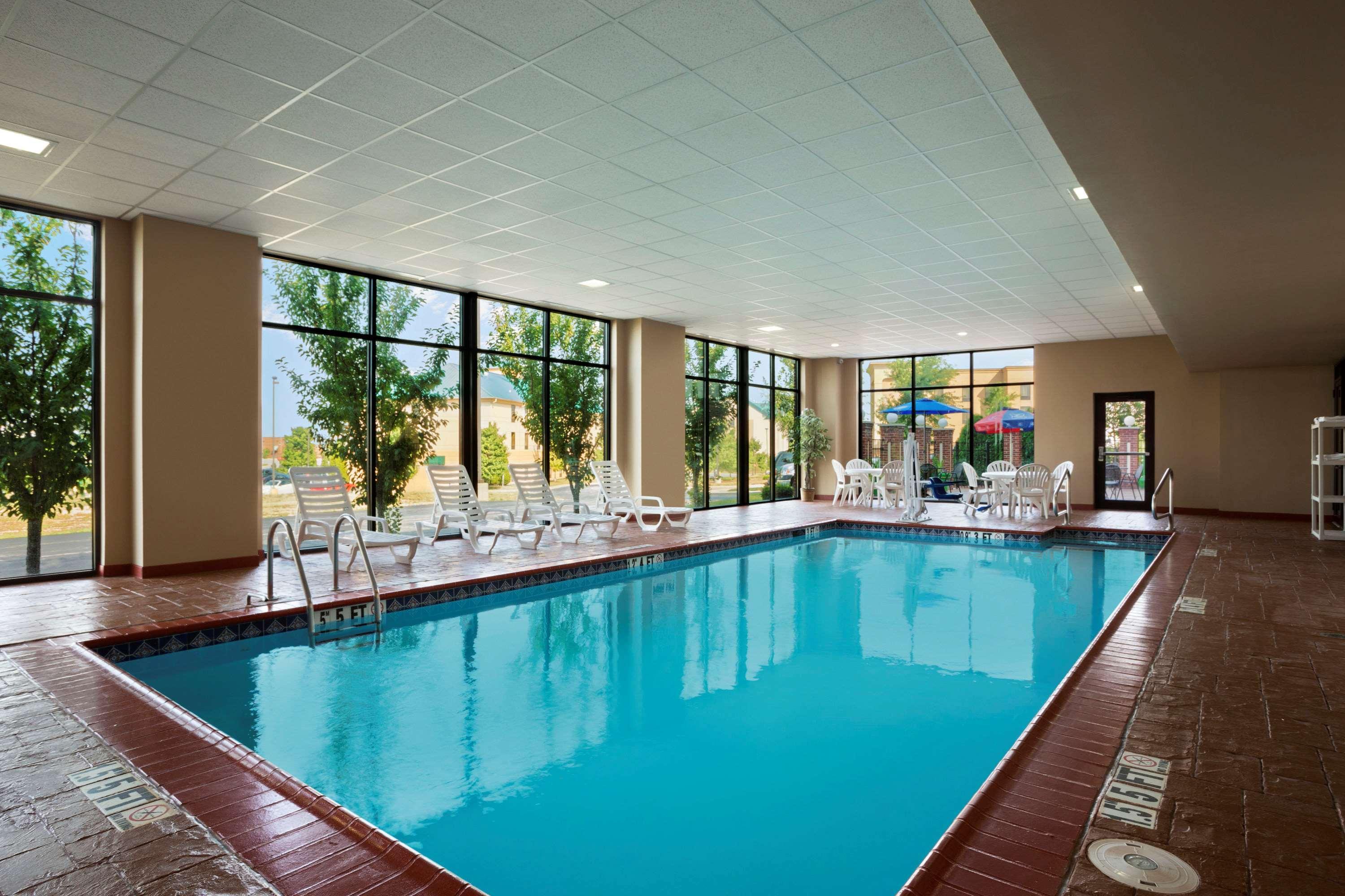 Wingate By Wyndham Louisville East Εξωτερικό φωτογραφία