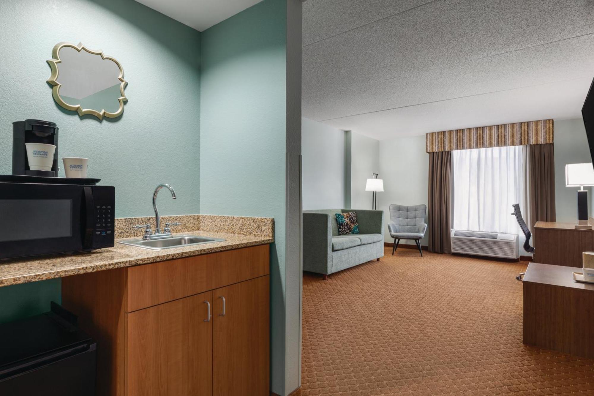 Wingate By Wyndham Louisville East Εξωτερικό φωτογραφία
