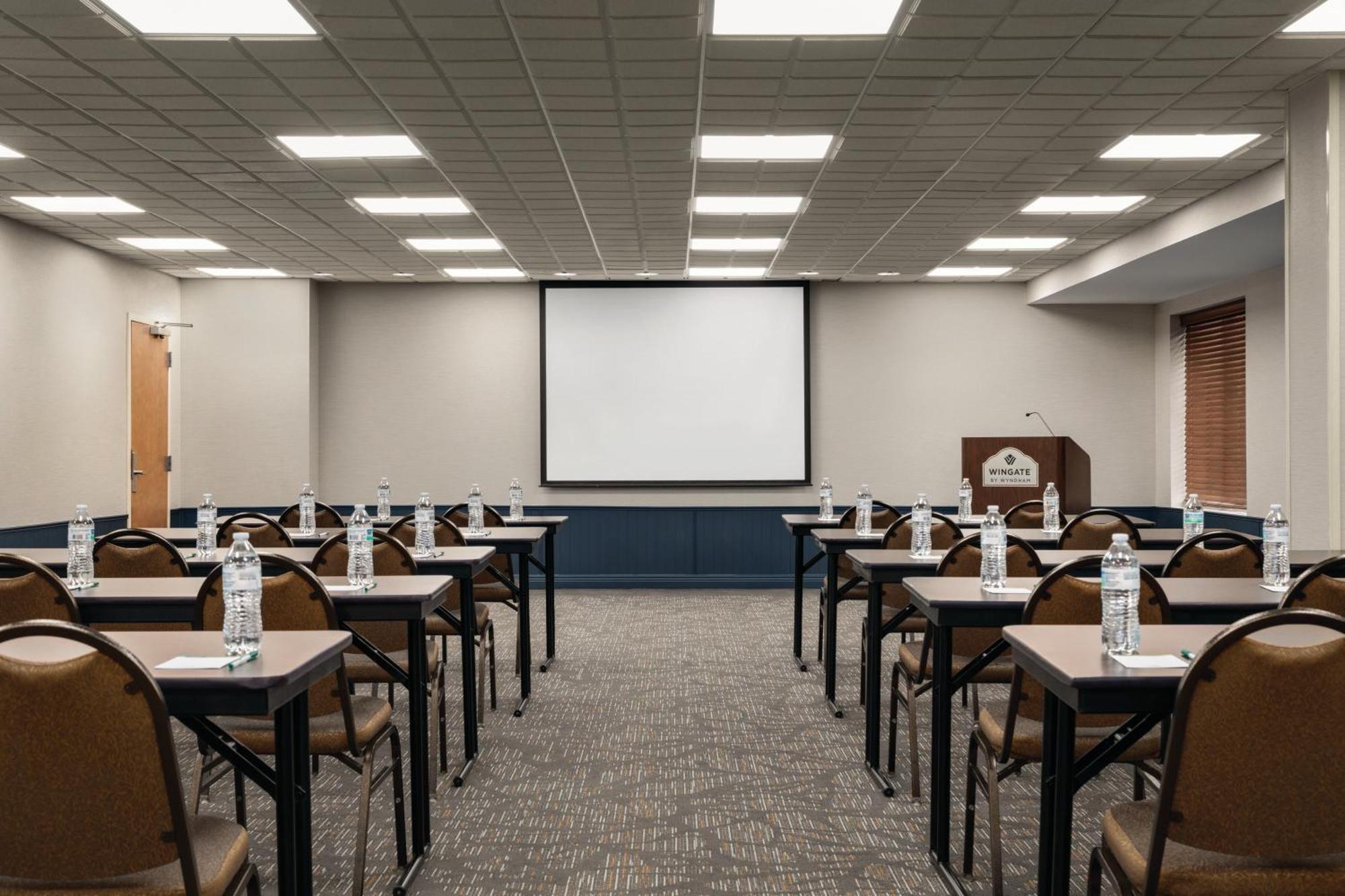 Wingate By Wyndham Louisville East Εξωτερικό φωτογραφία